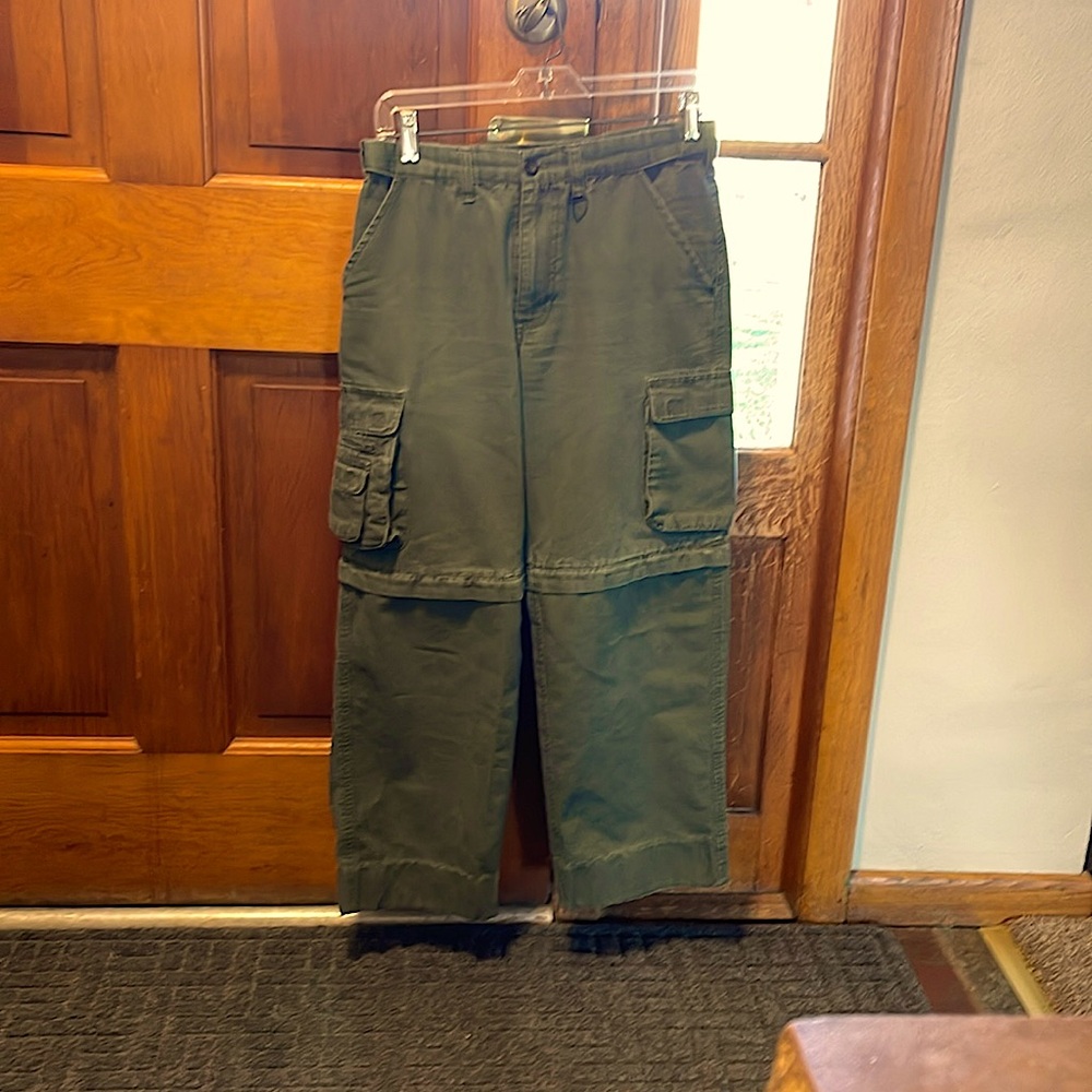 Boys BSA convertible pants,medium. no holes, zippers/buttons work.